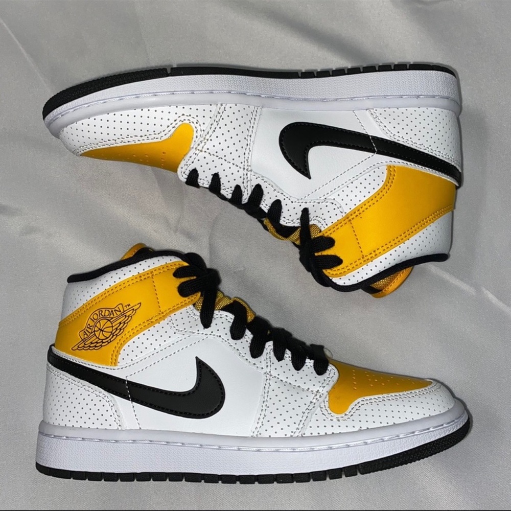 Women’s Air Jordan 1 MID